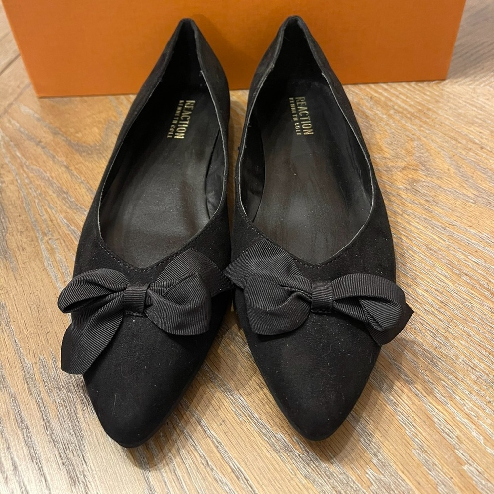Never Worn Kenneth Cole Reaction Bow Flats